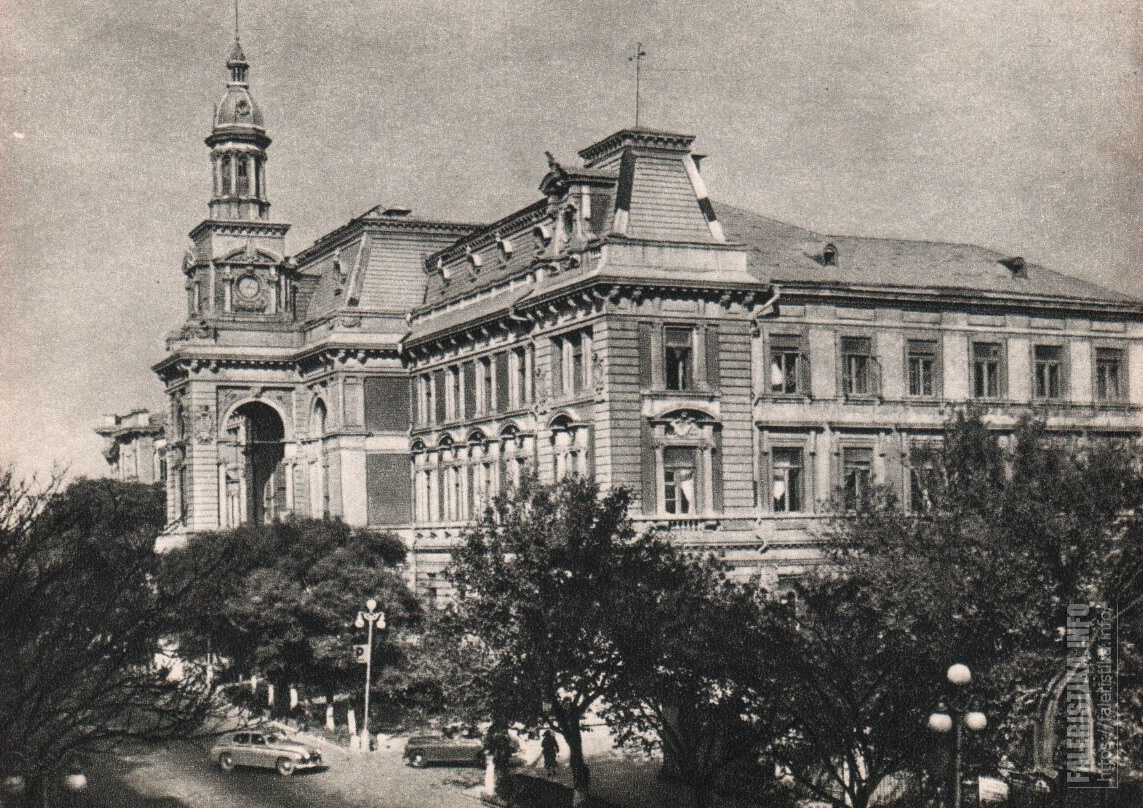 Здание_БаксоветаДо_революции_1917_года_резеденция_губернатора.jpg