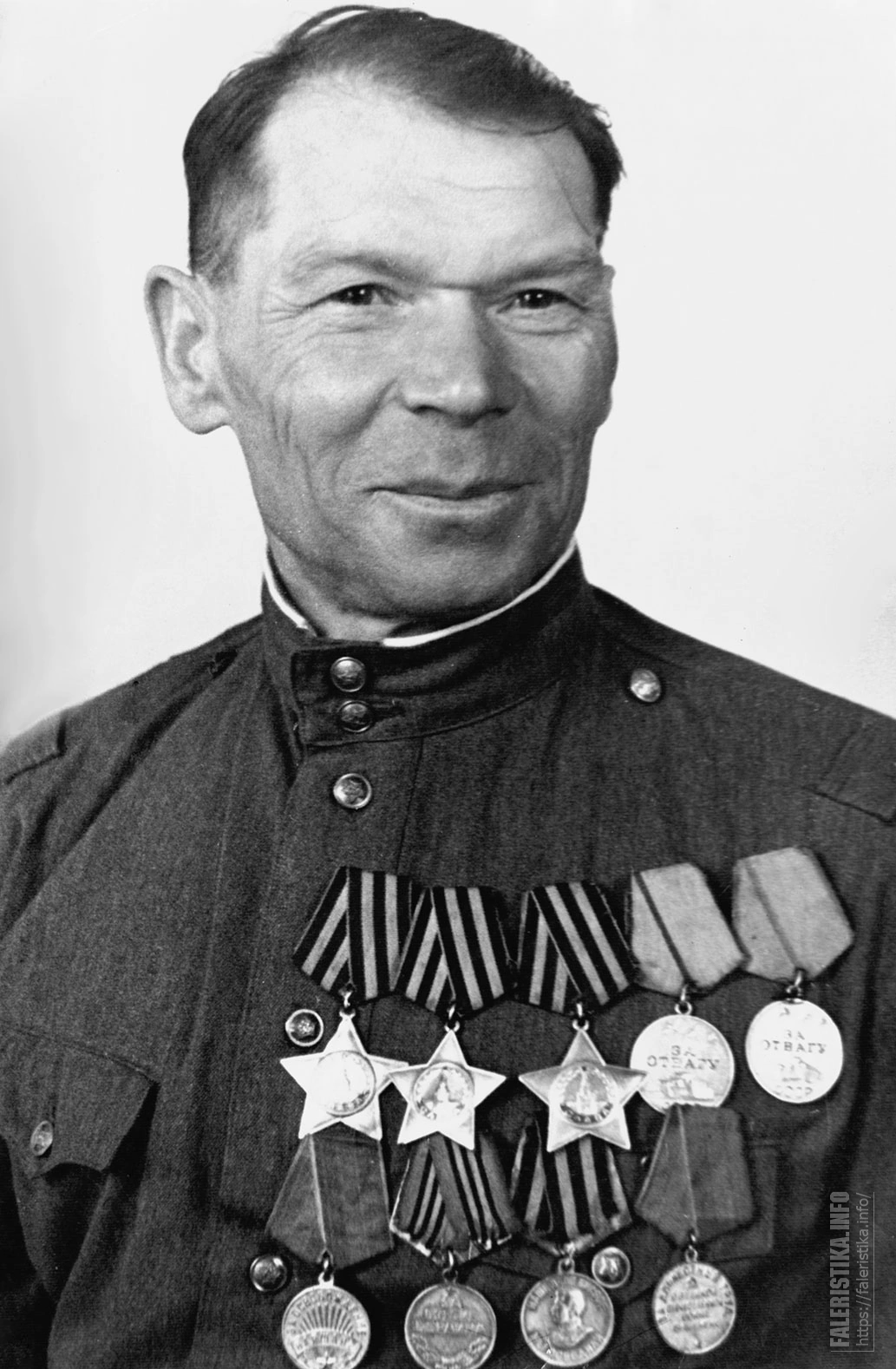 Ушаков Василий Дмитриевич — полный кавалер ордена славы