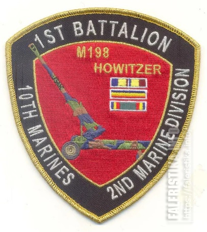 Нарукавный_знак_артиллерийского_подразделения_1-го_батальона_10-го_полка_морской_пехоты_США.jpg