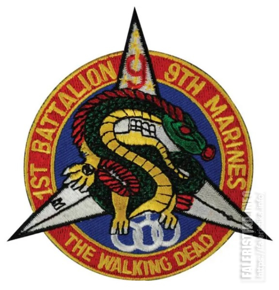 Нарукавный_знак_1-го_батальона_«Ходячие_мертвецы»_9-го_полка_морской_пехоты_США.jpg