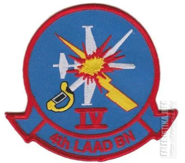 Нарукавный_знак_4-го_батальона_ПВО_на_малых_высотах_морской_пехоты_США.jpg