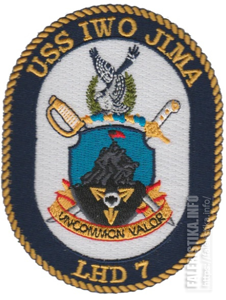Нарукавный_знак_USS_Iwo_Jima_LHD-7_-_десантного_корабля_типа_Wasp_ВМС_США.jpg