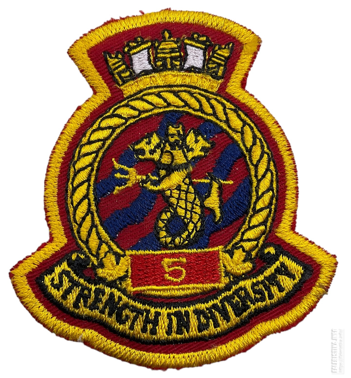 Нарукавный_знак_5-й_группы_морских_операций_Королевского_военно-морского_флота_Канадских_вооруженных_сил.jpg